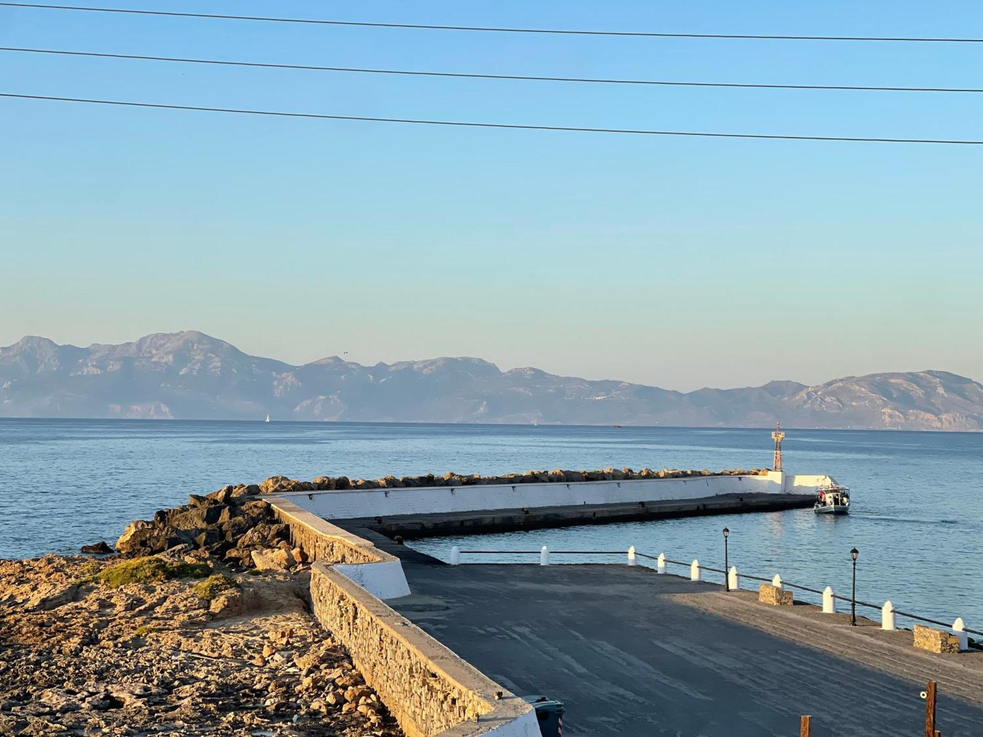 Kasos Almyra Beach Suites Frý 外观 照片
